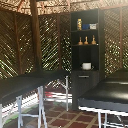 Palomino Breeze Hostal Bagian luar foto