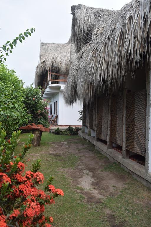 Palomino Breeze Hostal Bagian luar foto