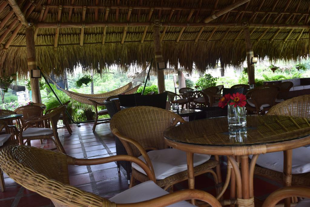 Palomino Breeze Hostal Bagian luar foto