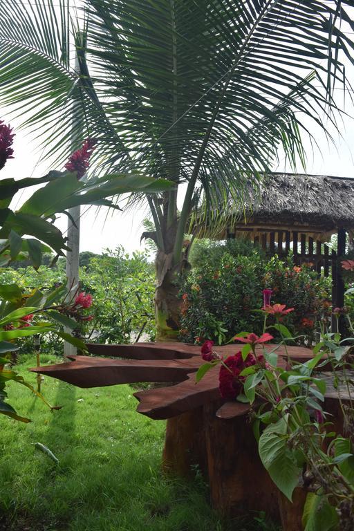 Palomino Breeze Hostal Bagian luar foto