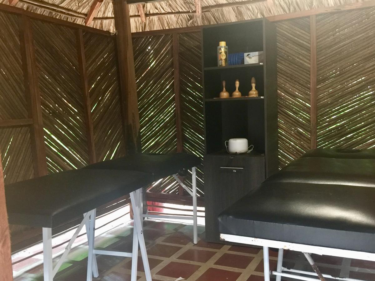 Palomino Breeze Hostal Bagian luar foto